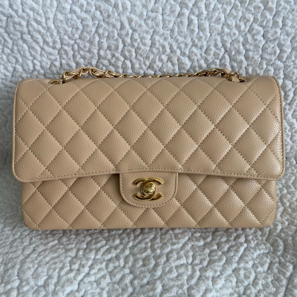 BNIB CHANEL BEIGE CLAIR MEDIUM CLASSIC FLAP